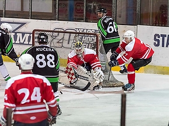 Historicky první hokejový zápas PKS okna